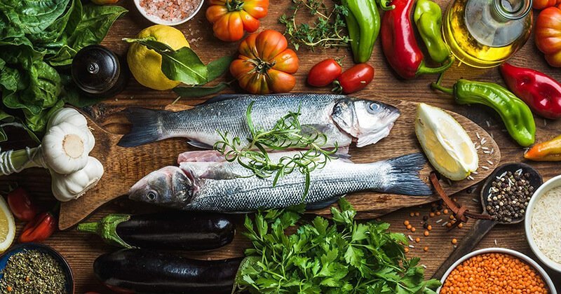 Подходяща ли е средиземноморската диета за отслабване? | Fit with Strahil